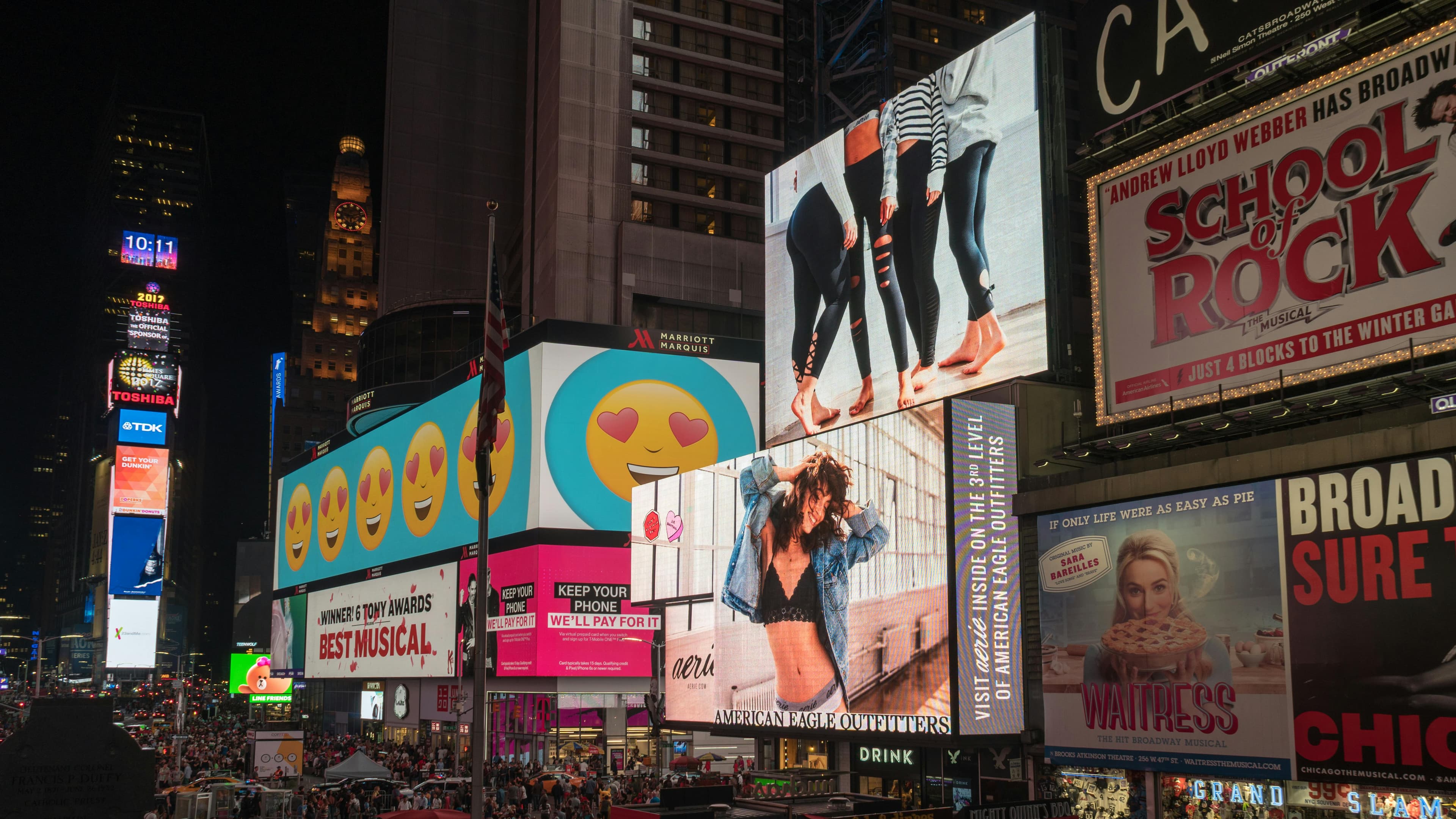 Static vs. Dynamic Ad Creatives: Which is Best for AI-Generated Influencer Videos?
